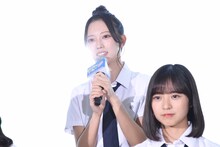 清水理央（中央）