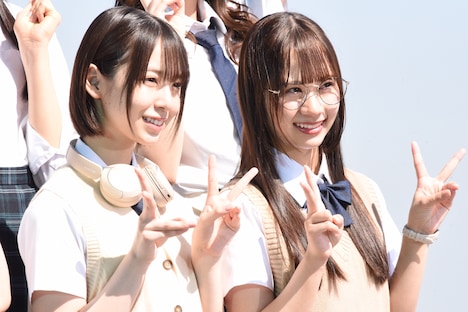 左から渡辺莉奈、石塚瑶季