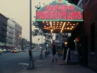 「エニバディズ・ウーマン」場面写真