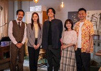 左から濱津隆之、梅澤美波、日向亘、美山加恋、波岡一喜