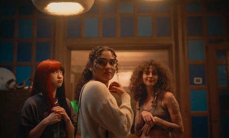 「ワッツ・インサイド」場面写真