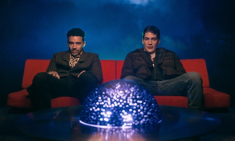 「ワッツ・インサイド」場面写真