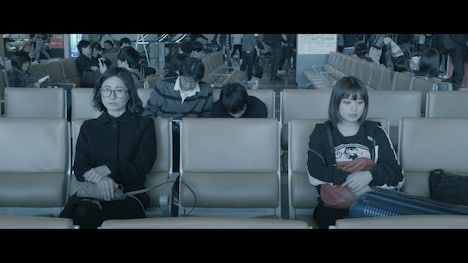 映画「愛の茶番 It Must Be Love」場面写真