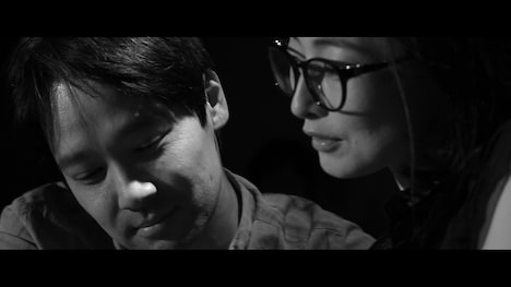 映画「愛の茶番 It Must Be Love」場面写真