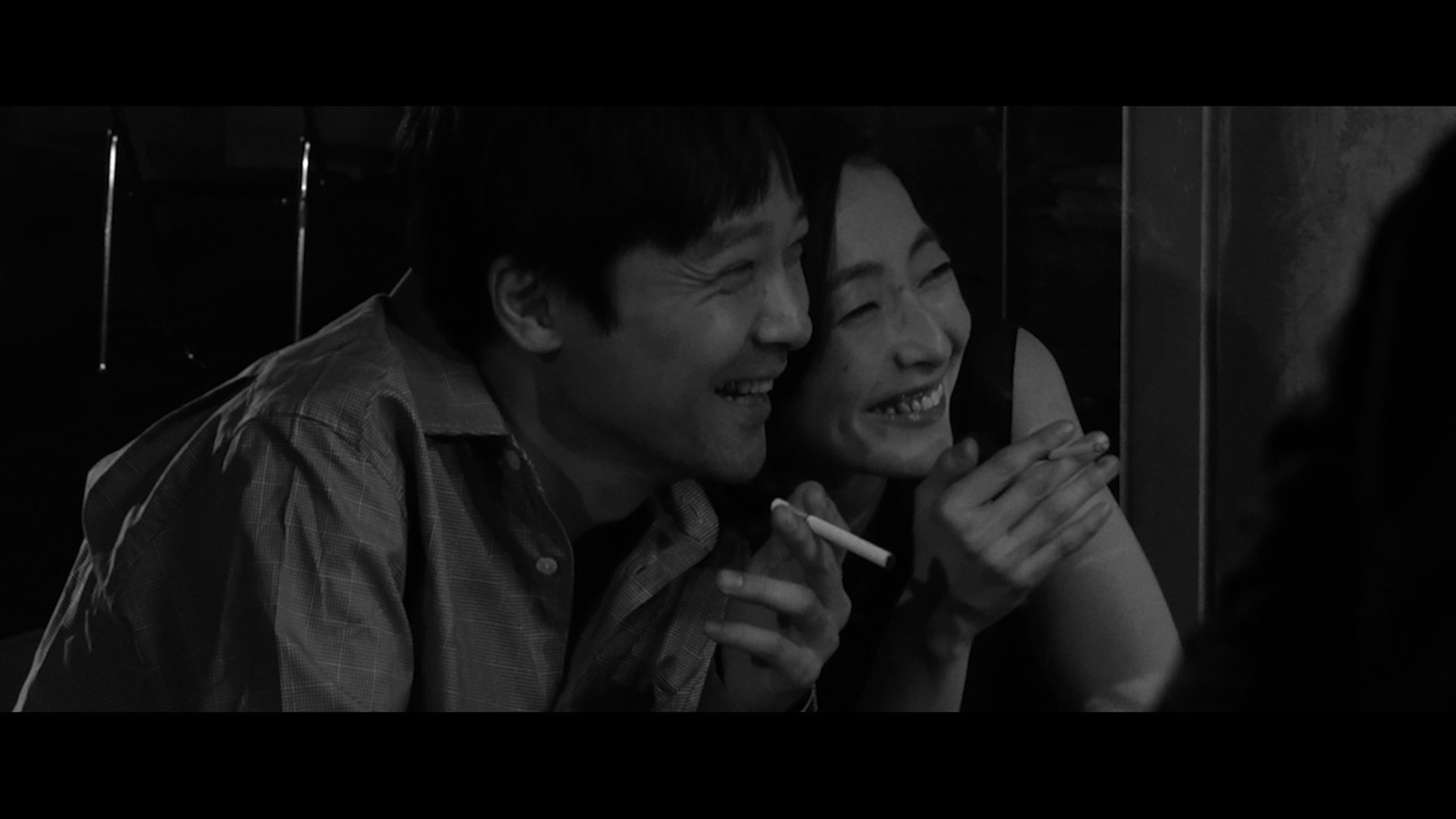 映画「愛の茶番 It Must Be Love」場面写真