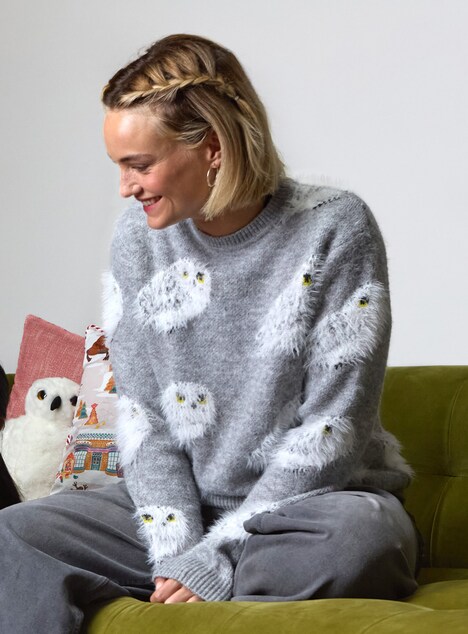 「ジンジャーブレッド・クリスマス」より、ヘドウィグ クリスマス セーター（税込8500円）‘Wizarding World’ and all related names, characters and indicia are trademarks of and (c)
Warner Bros. Entertainment Inc. – Wizarding World publishing rights (c) J.K. Rowling.