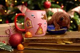 ジンジャーブレッド・クリスマス」より、ハニーデュークス マグカップ 