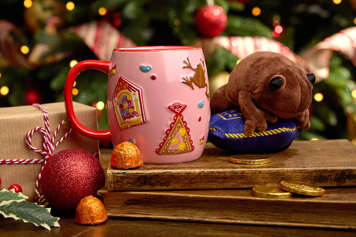 ジンジャーブレッド・クリスマス」より、ハニーデュークス マグカップ  