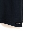 「若き見知らぬ者たち」×KAMIYAコラボレーションTシャツの裾部分