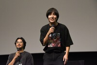 司会者に立候補し、場を回し始める三河悠冴（右）