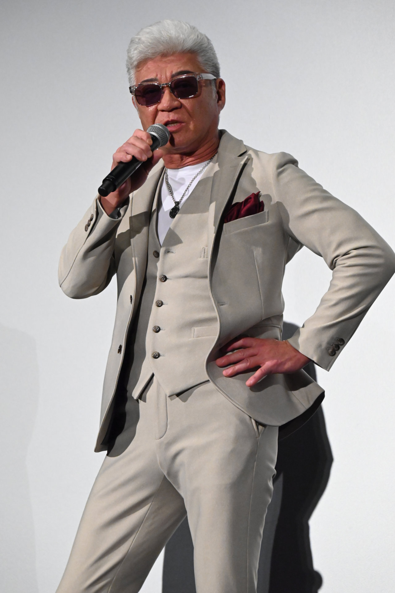 小沢仁志
