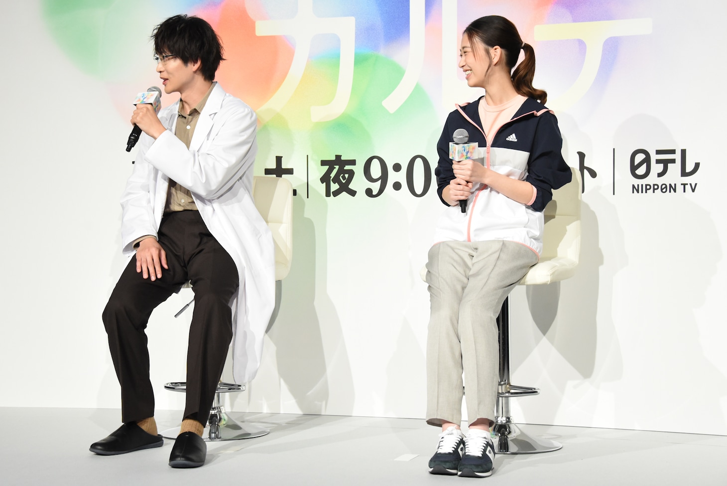 左から松下洸平、森川葵