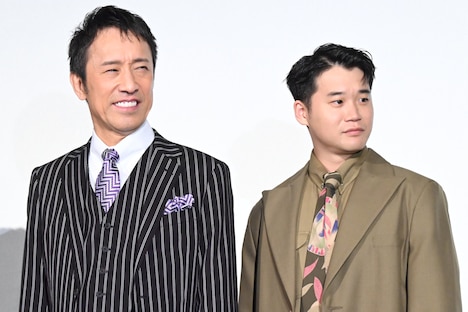 左から筧利夫、矢本悠馬