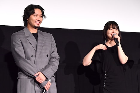 左から磯村勇斗、岸井ゆきの