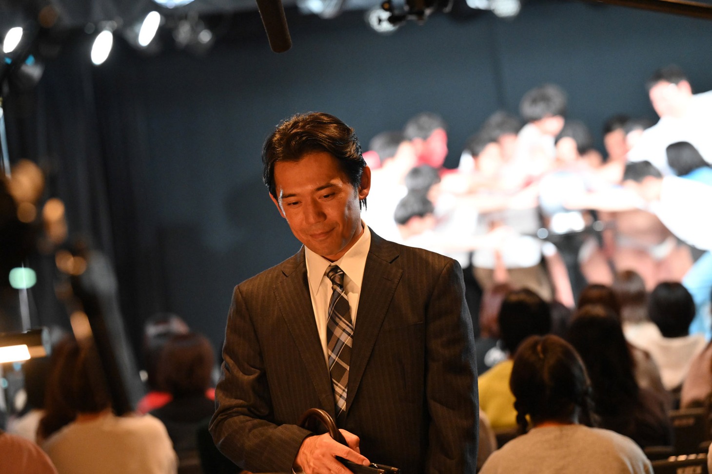 「くすぶりの狂騒曲」場面写真
