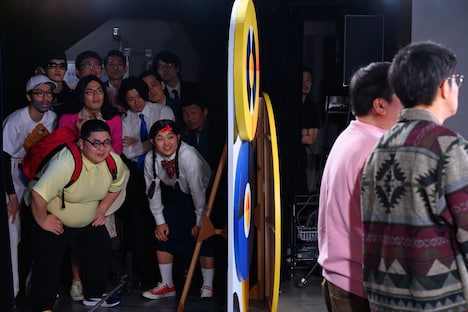 「くすぶりの狂騒曲」場面写真