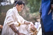 韓国映画「破墓/パミョ」より、イ・ドヒョン演じるボンギル