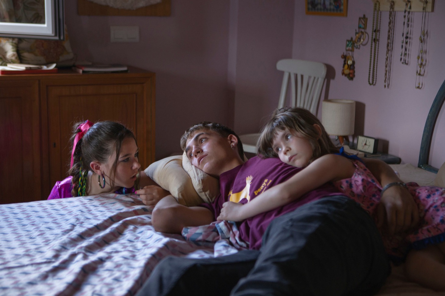 「太陽と桃の歌」場面写真