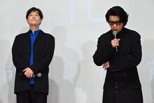 左から井浦新、永瀬正敏