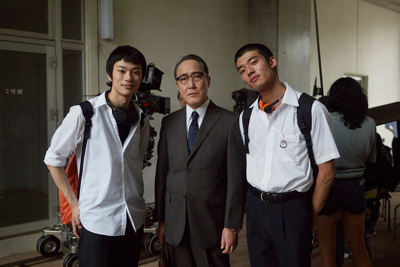 直立するスポーツカーは実話だった？「HAPPYEND」メイキング、英語字幕版の上映も決定