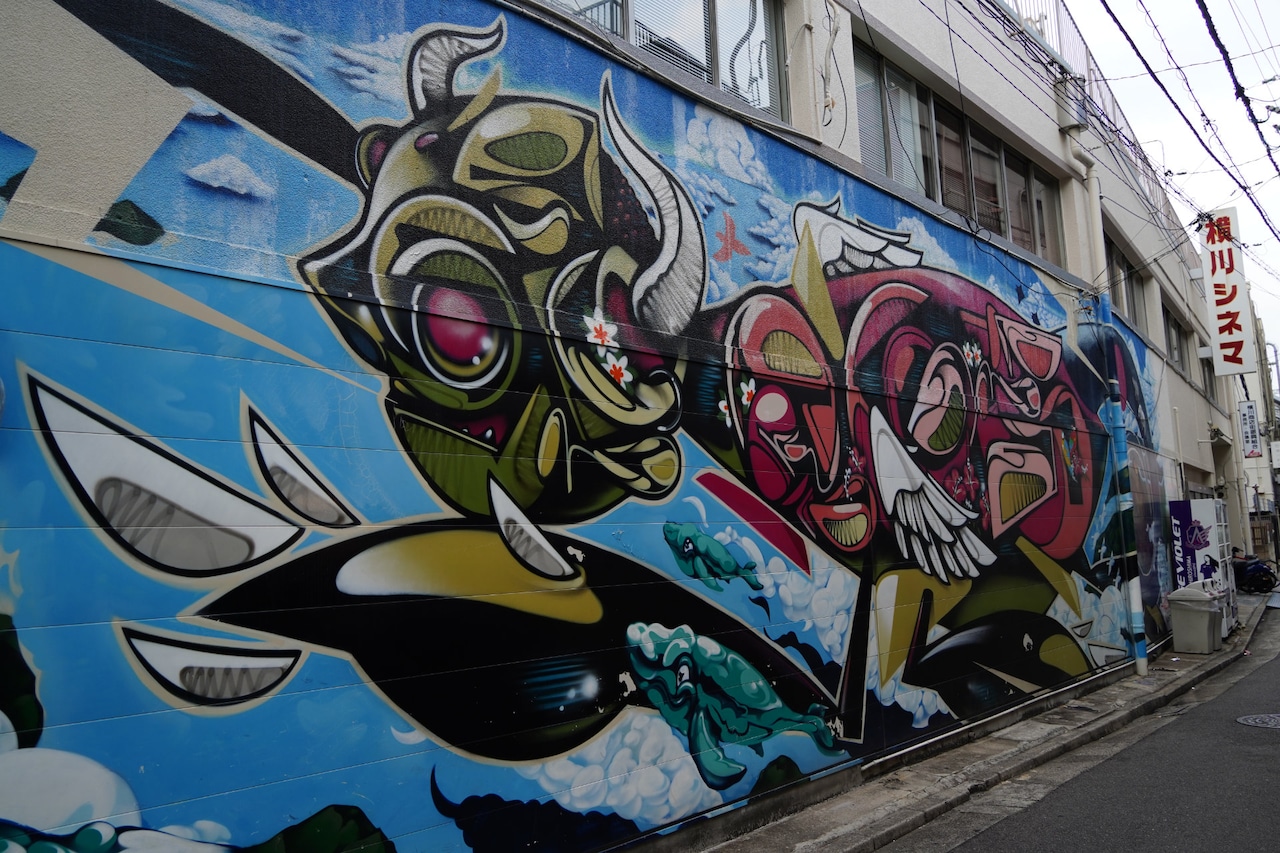 横川シネマの外壁