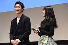 左から佐野勇斗、清原果耶