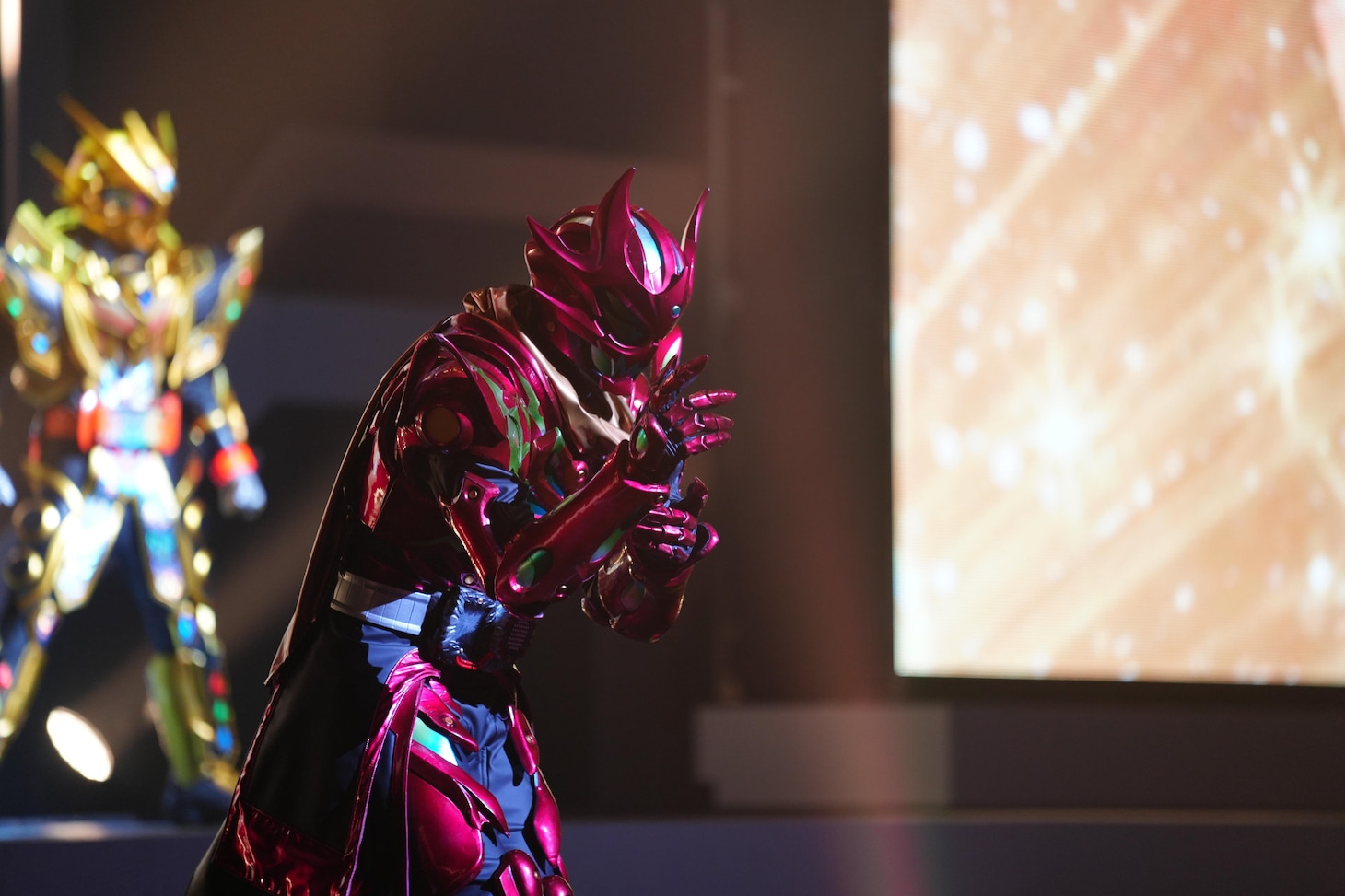 新フォーム・仮面ライダードレッド終式