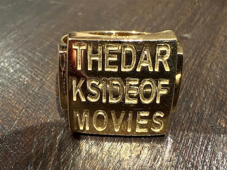 ラヴェンナ・ナイトメア映画祭のゴールデンリング（撮影：緒方伶香）