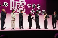 足が震えるほど緊張していると話す西垣匠（右端）