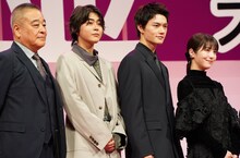 左から佐藤祐市、倉悠貴、佐野勇斗、浜辺美波