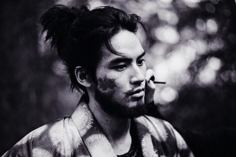 「八犬伝」水上恒司のオフショット