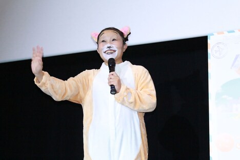 こまちゃんに扮して登壇したキンタロー。