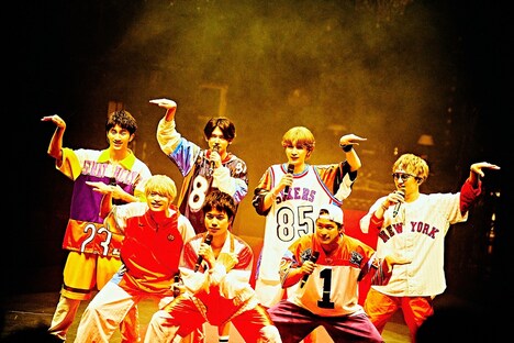 「WEST. 10th Anniversary Live “W” -Film edition-」場面写真