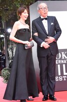 左から米倉涼子、岸部一徳