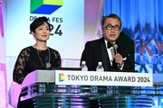 左からMCの有働由美子、三谷幸喜