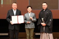 左からテン・ジュンジエ（滕俊傑）、ワン・ペイユィ（王珮瑜）、中村橋吾