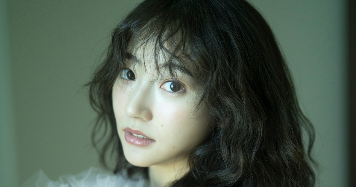 俳優・武田玲奈、デビュー10周年写真集で大胆な肌見せ（写真4枚 