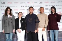 左からキアラ・マストロヤンニ、エニェディ・イルディコー、トニー・レオン、ジョニー・トー、橋本愛