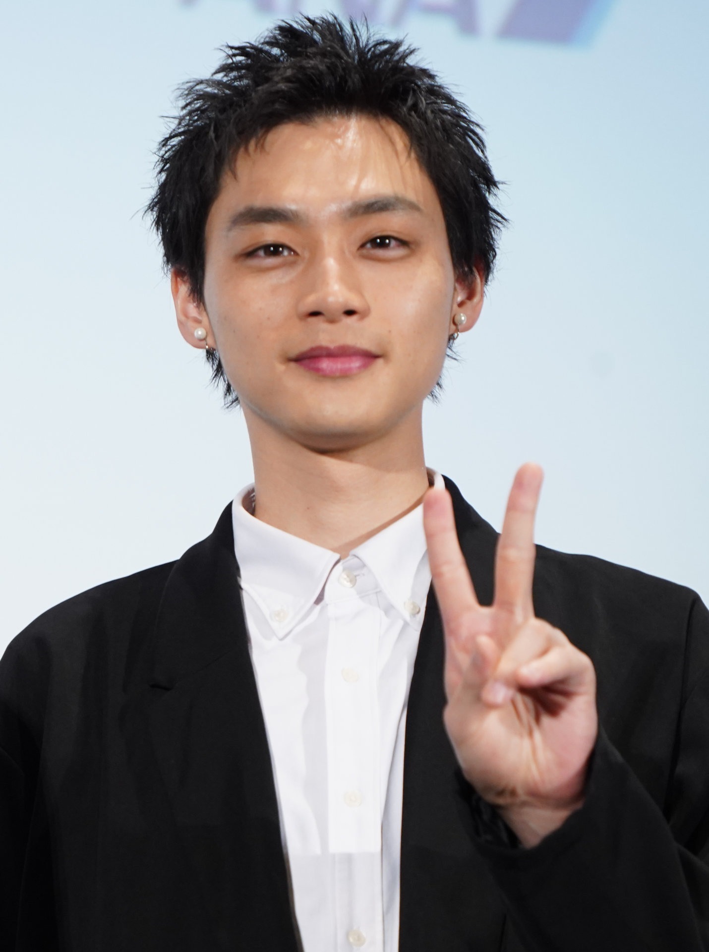 平井亜門