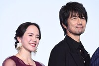 左から菅野恵、仲村トオル