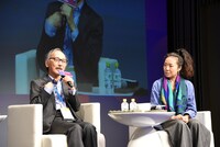 左から古賀俊輔、ヴィンシー・チュク