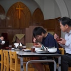 「それぞれの孤独のグルメ」平田満・斎藤汰鷹が出演、松重豊はこども食堂をお手伝い