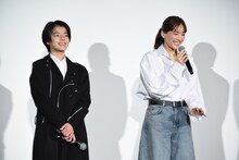 左から大沢一菜、綾瀬はるか