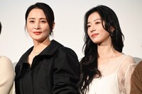 左からジアン・チンチン（蔣勤勤）、チョウ・ユートン（周雨彤）