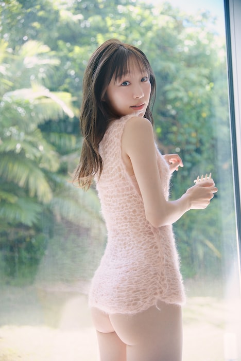 「須田亜香里写真集(タイトル未定)」先行カット(撮影:三宮幹史 / 講談社)
