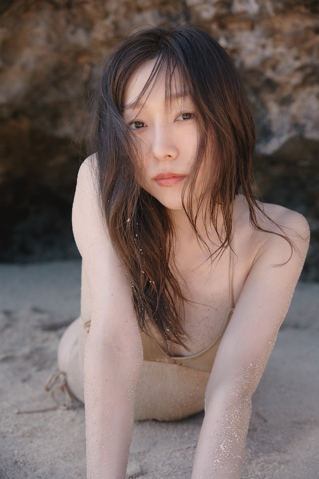 「須田亜香里写真集（タイトル未定）」先行カット（撮影：三宮幹史 / 講談社）