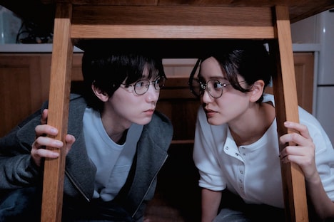 「私たちが恋する理由 Another Story」より、七五三掛龍也演じる坂元凌（左）と山崎紘菜演じる市川絢香（右）