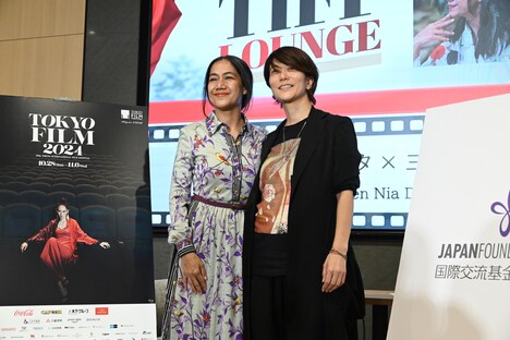 左からニア・ディナタ、三島有紀子