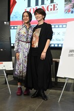 左からニア・ディナタ、三島有紀子