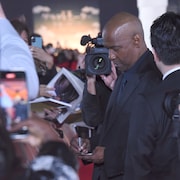 デンゼル・ワシントンらがファンサービス、「グラディエーターII」ジャパンプレミア開催